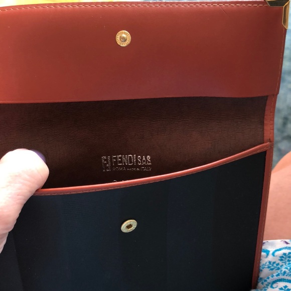 FENDI Small purse - Picture 3 of 8